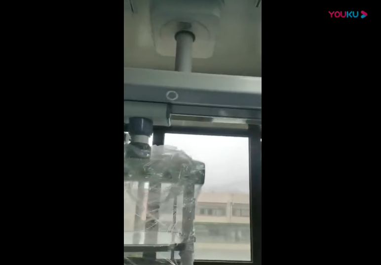 康威醫(yī)療器械醫(yī)用吊橋安裝現(xiàn)場